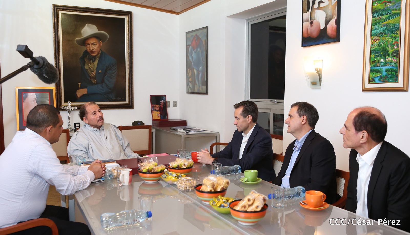 Vicepresidente para Am&eacute;rica Latina del BM se re&uacute;ne con el Comandante Daniel